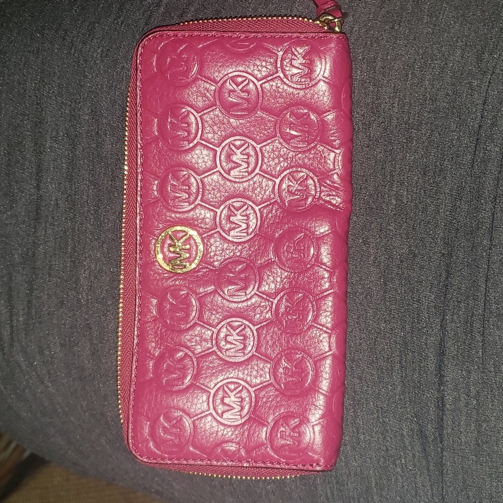 Micheal Kors Magenta Pink Wallet